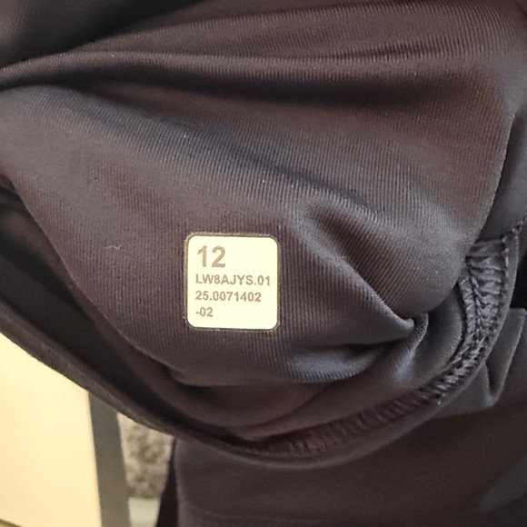 Lululemon varsity high rise black tennis skirt size 12 - Picture 8 of 8